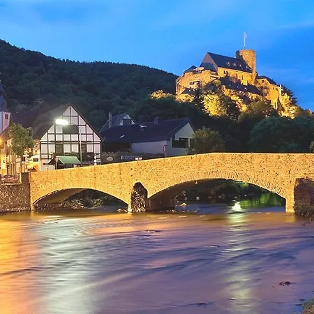 ホテル Restaurant Schmidter Bauernstube 2*