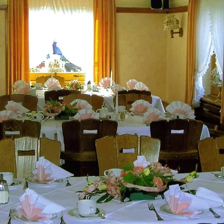 Restaurant Schmidter Bauernstube ホテル ニデッケン